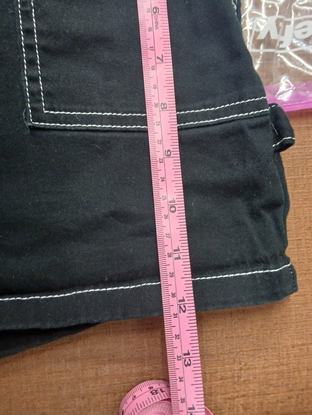 refuge Black Cargo Shorts with White Contrast Stitching - Picture 6 of 6
